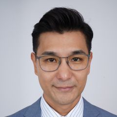 From Hong Kong to Beijing-Xu Gang Ren